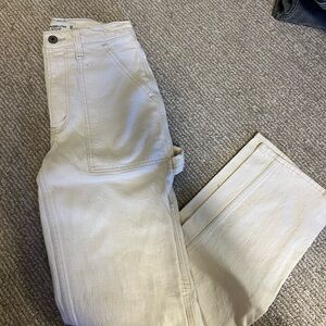 Abercrombie & Fitch Ultra High Rise Jeans in Cream